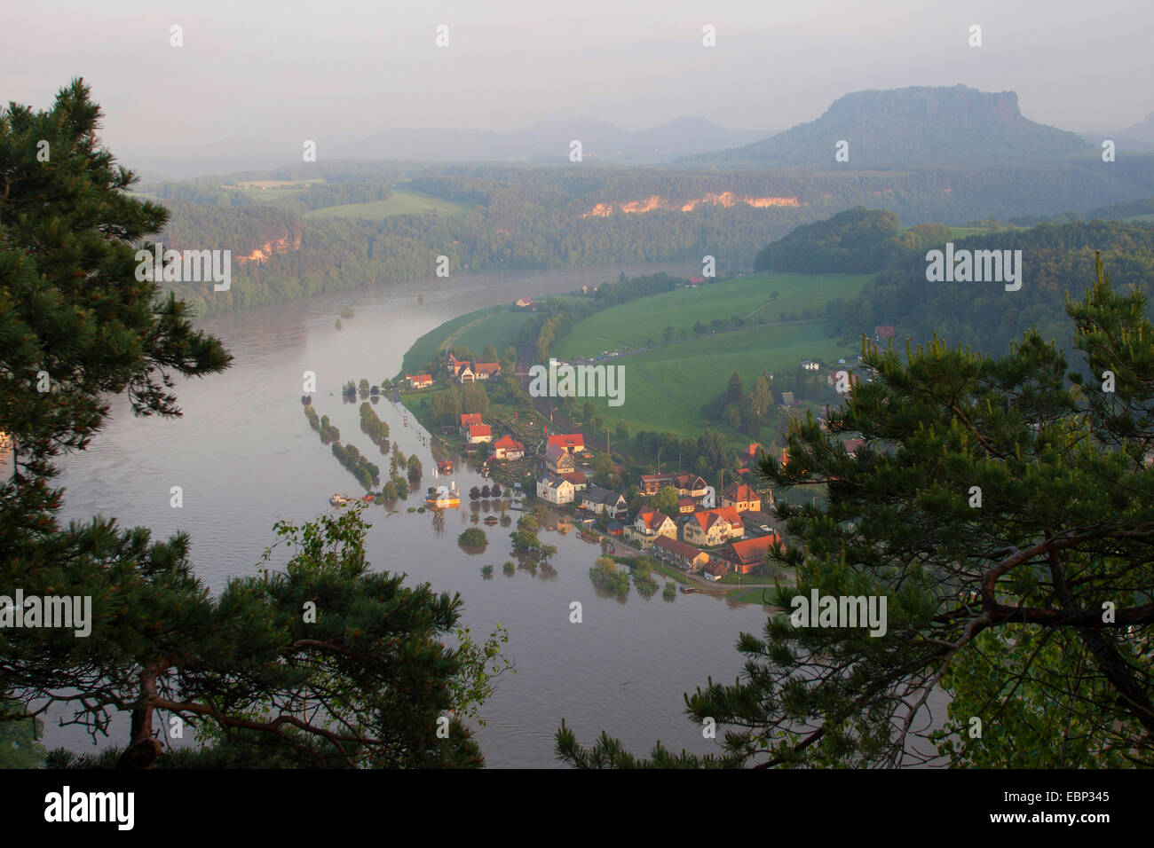 Elbe-Hochwasser im Sommer 2013, Deutschland, Sachsen, elbsandste Stockfoto