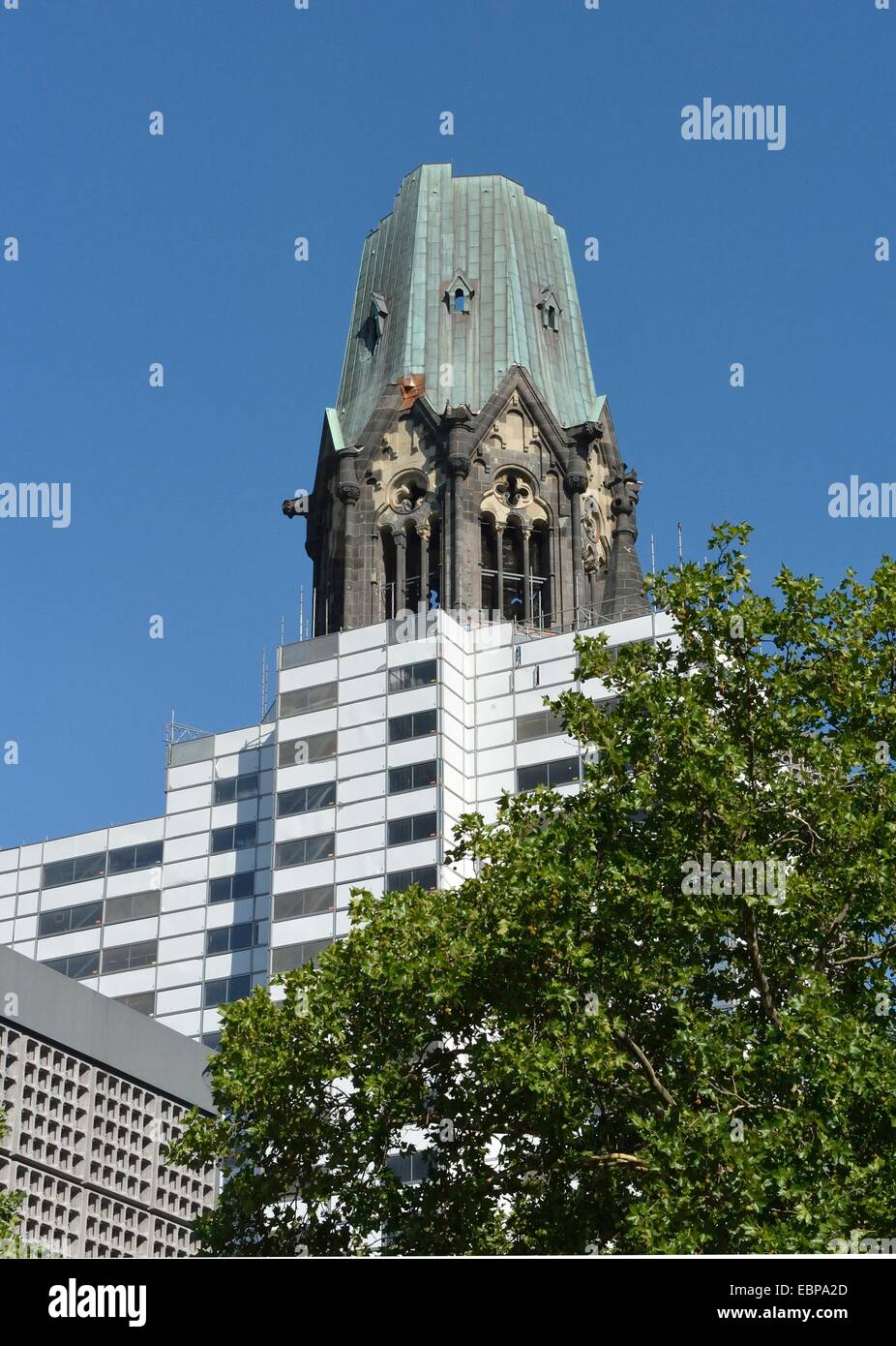 Kurfurstendam Kaiser Wilhelm Gedachtnis Kirche Berlin Deutschland Stockfoto