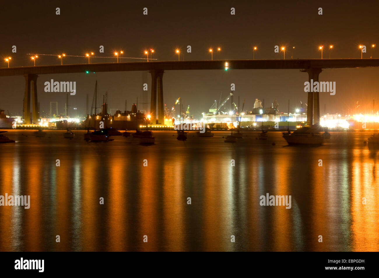 Coronado Bay Bridge bei Nacht, überwarf Park, Coronado, Kalifornien Stockfoto