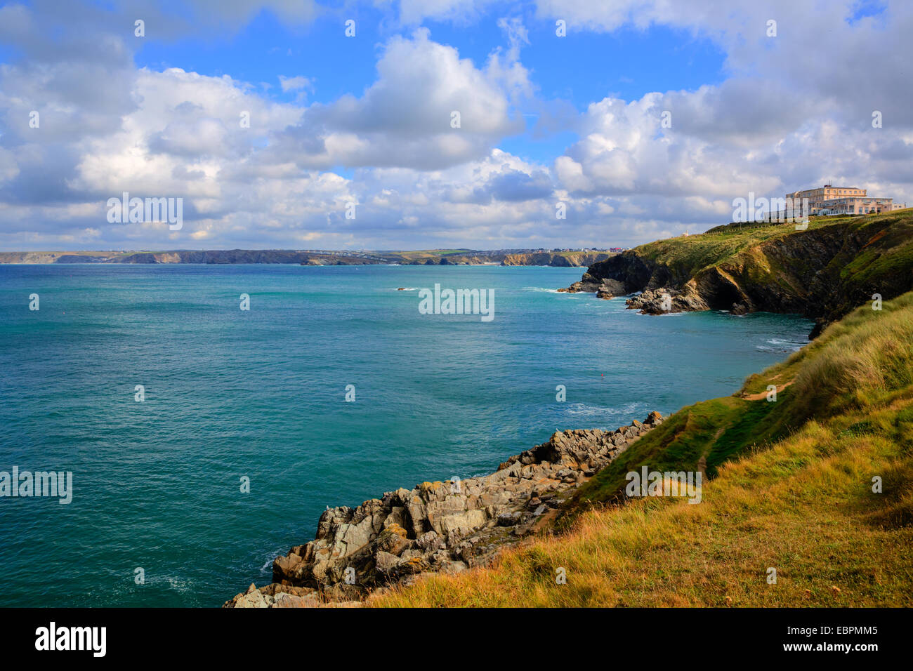 Newquay Bay North Cornwall England UK blauen Meeres und des Himmels Stockfoto