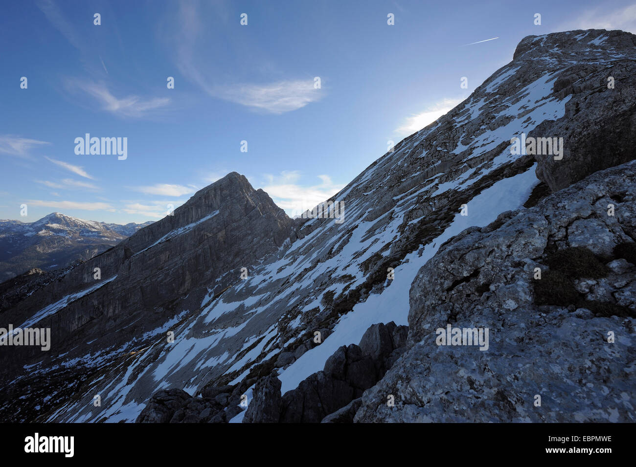Blick auf Watzmann und kleinen Watzmann oder Watzmann Frau hinter, Ramsau, Berchtesgaden, Deutschland Stockfoto