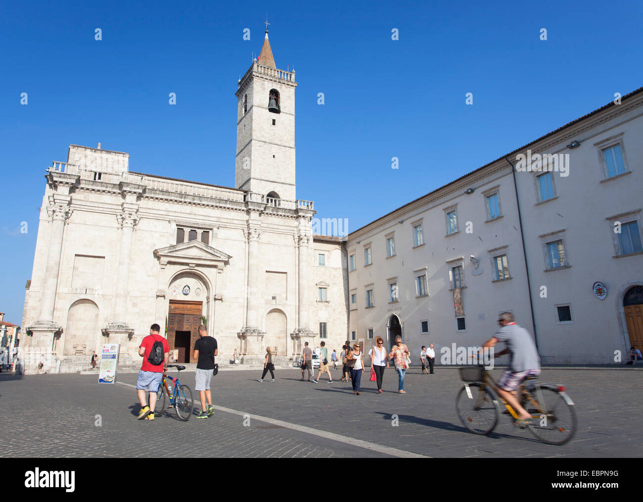 Duomo (Kathedrale) in Piazza Arringo, Ascoli Piceno, Le Marche, Italien, Europa Stockfoto