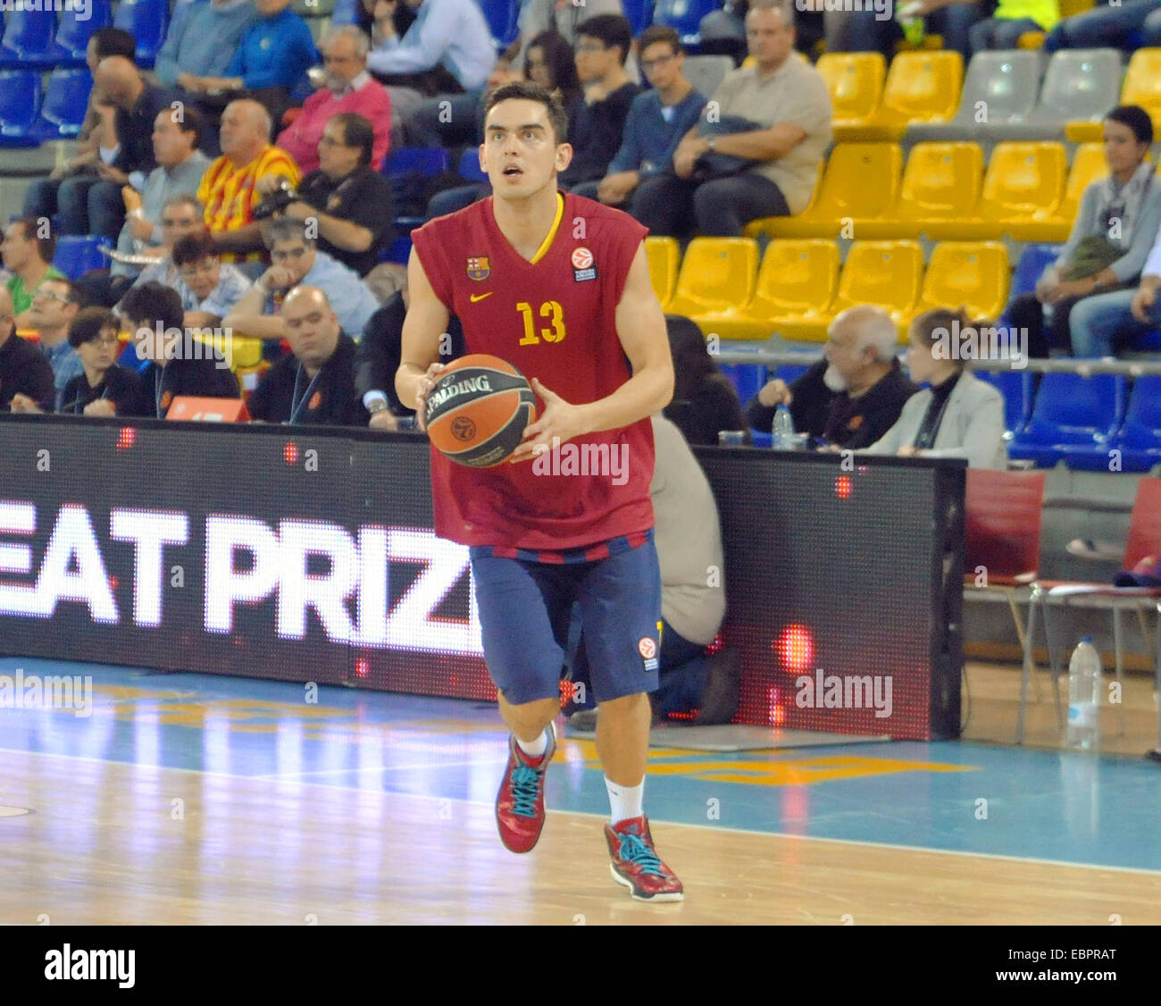 Tschechische Republik-Spieler Tomas Satoransky des FC Barcelona Basketball-Team in Aktion während der European League gesehen ist Spiel FC Barcelona vs. AC Milan in Barcelona, Spanien, am 28. November 2014. (CTK Foto/David Svab) Stockfoto