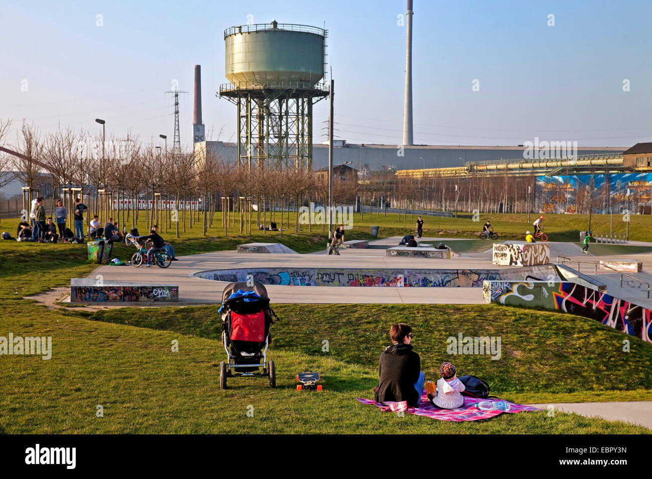 Freizeit im Rheinpark Duisburg, Deutschland, Nordrhein-Westfalen, Ruhrgebiet, Duisburg Stockfoto
