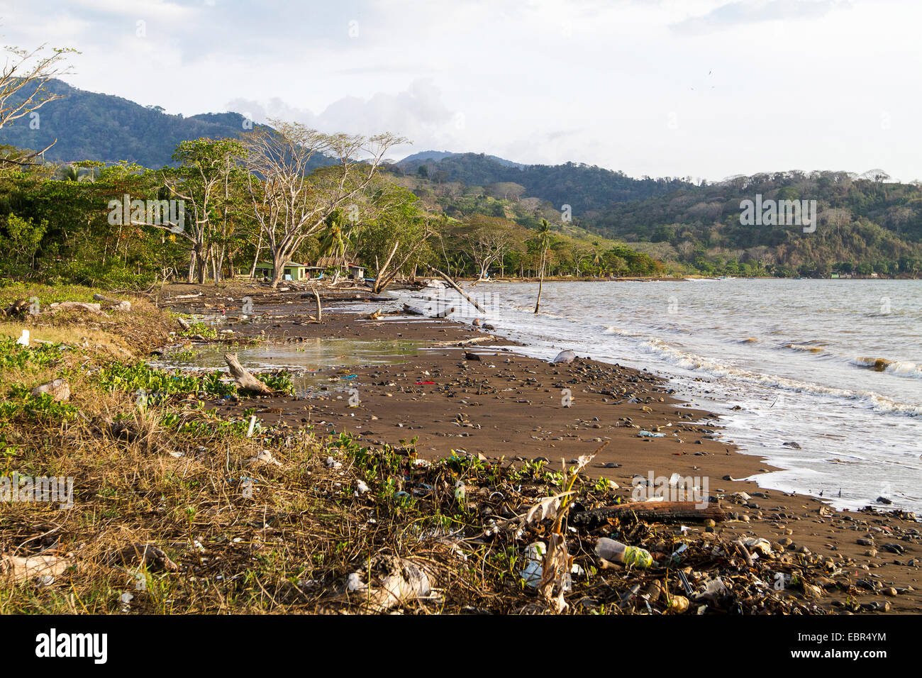 Pazifikküste an der Wasser-Mündung des Rio Tarcoles, Costa Rica, Pazifikkueste Stockfoto