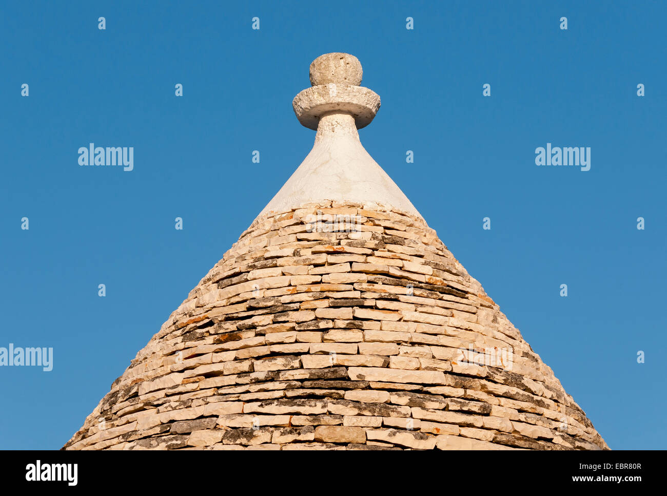 Nahaufnahme von Kegeldach Trullo, Alberobello Trulli Bezirk, Apulien, Italien Stockfoto