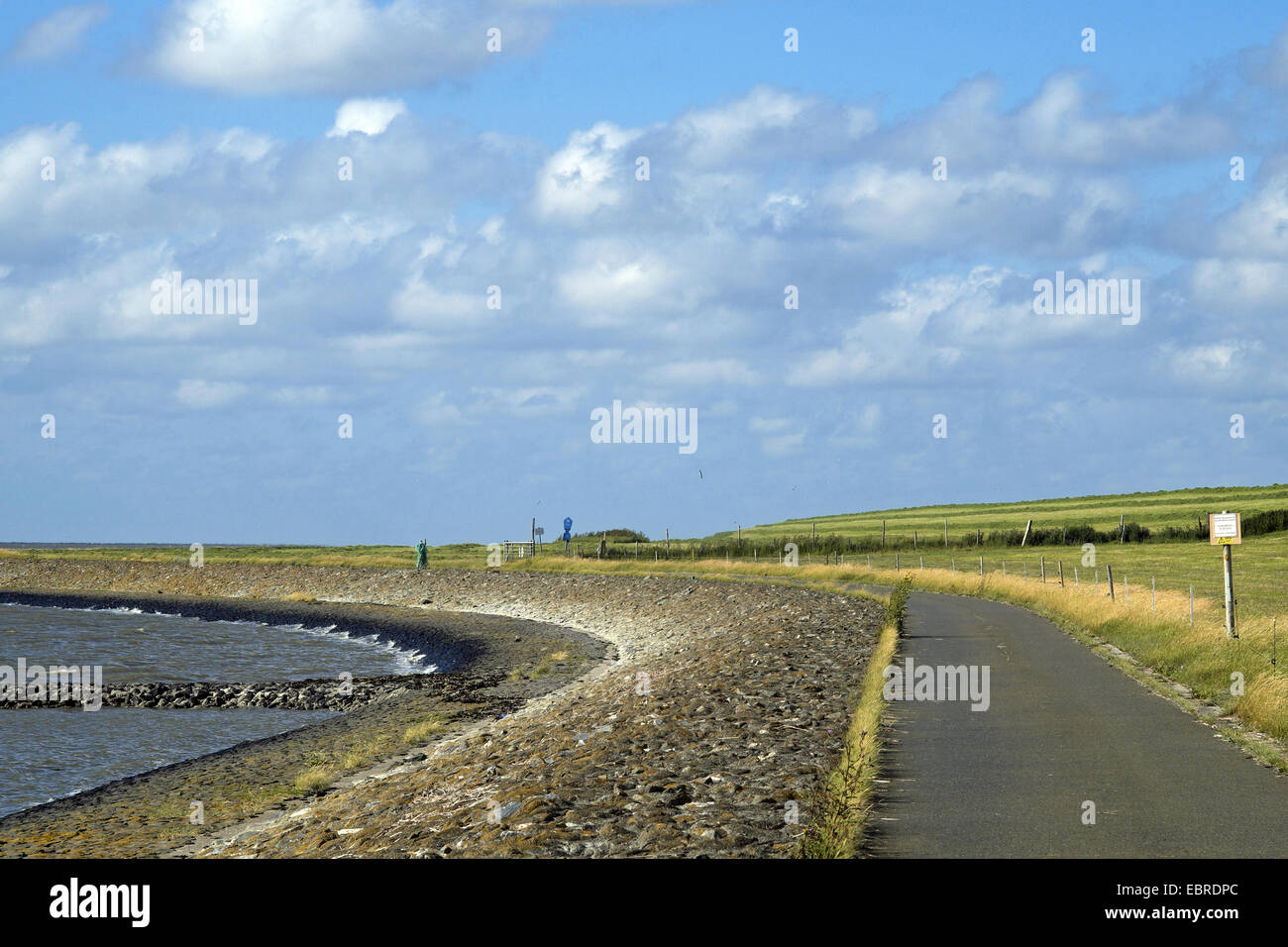 Küstenlinie Stabilisierung und Sporn Deiche bei Hochwasser in Dorum-Neufeld, Deutschland, Niedersachsen, Lower Sachsen Nationalpark Wattenmeer, Dorum-Neufeld Stockfoto