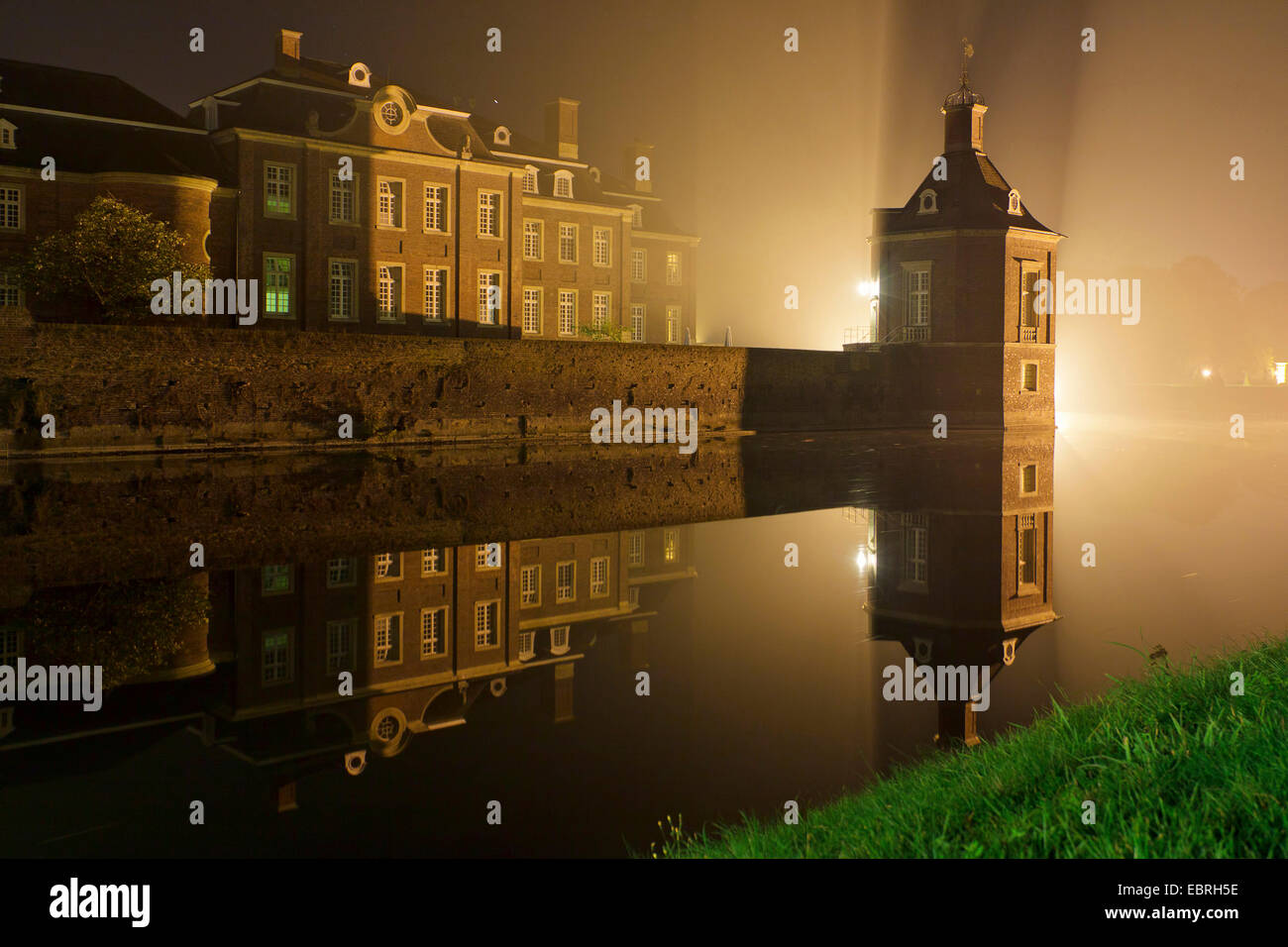 Barock sogar in der Nacht, Deutschland, Nordrhein-Westfalen, Münsterland, Nordkirchen Schloss Nordkirchen Stockfoto