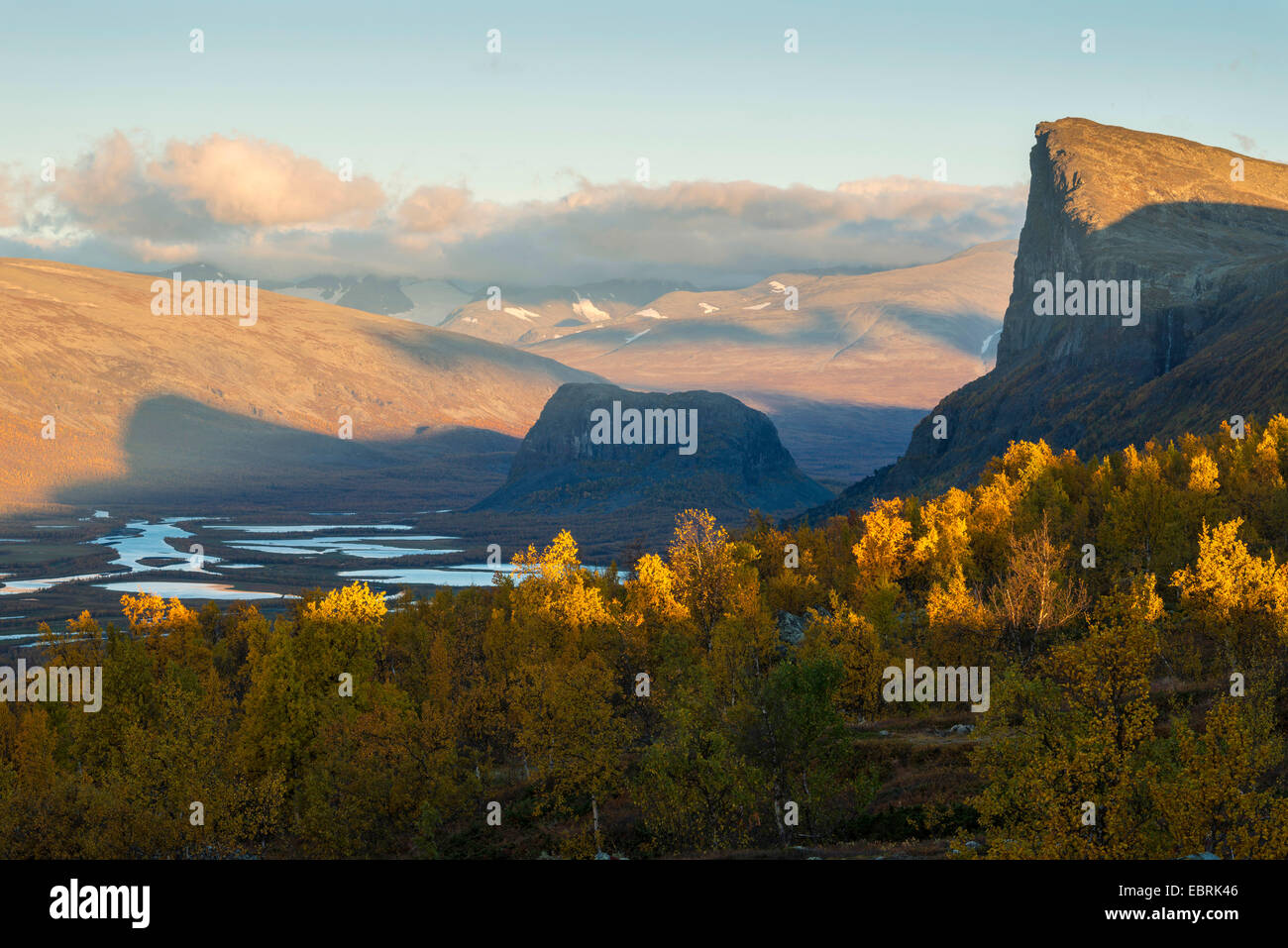 Morgen-Stimmung bei Rapadalen im Herbst, Schweden, Lappland, Sarek Nationalpark Stockfoto