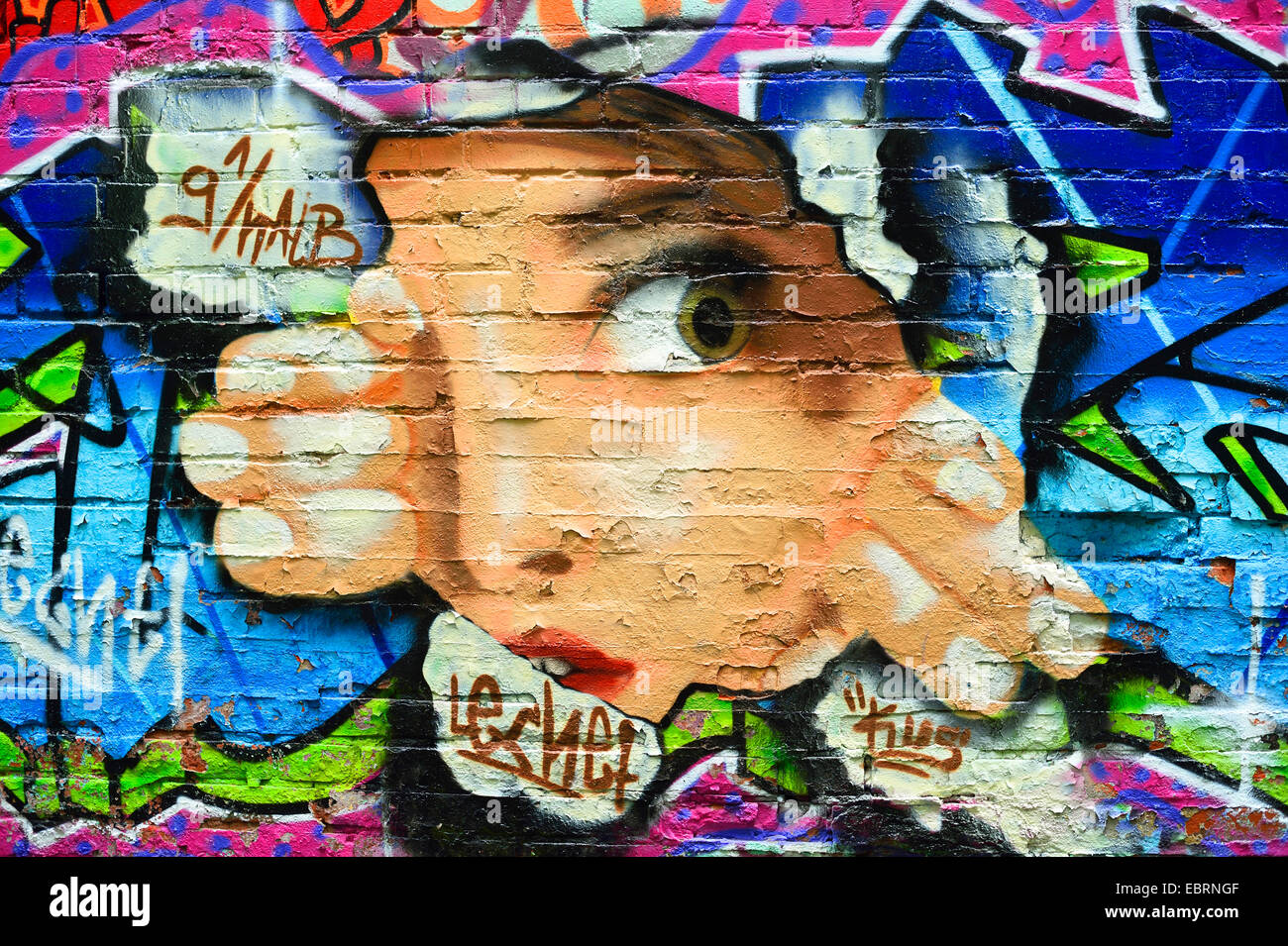 Gesicht, Blick durch ein Loch, Graffiti, Deutschland, Bayern Stockfoto
