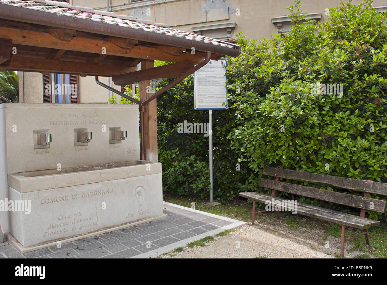 öffentliche Wasserhähne am Gardasee, Italien, Brescia, Gargnano Stockfoto