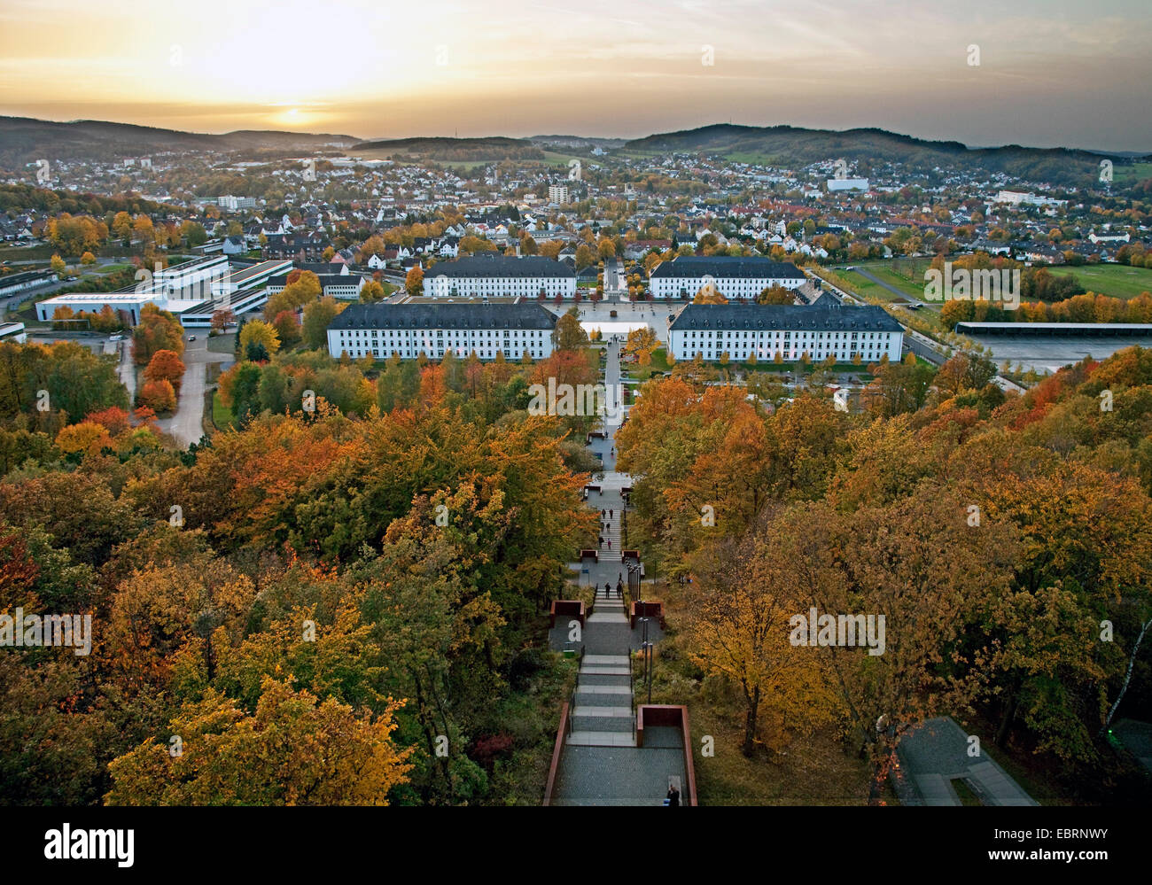 Herbst Panoramablick von der Juebergturm über den Sauerlandpark in der Innenstadt, Hemer, Sauerland, Nordrhein-Westfalen, Deutschland Stockfoto