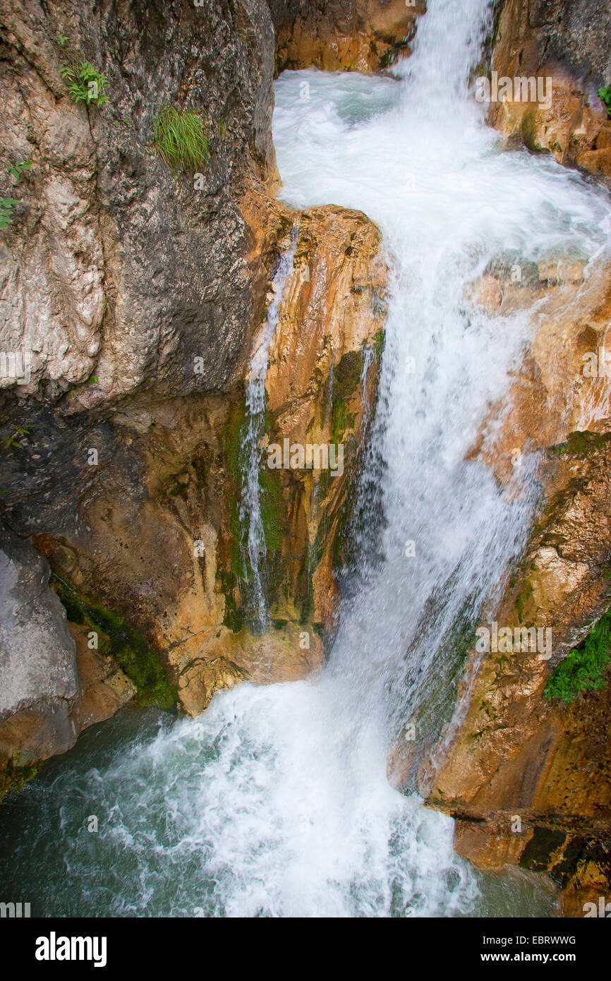 Wasserfall von Loiblbach Creek in der Tscheppaschlucht Schlucht, Österreich, Kärnten Stockfoto