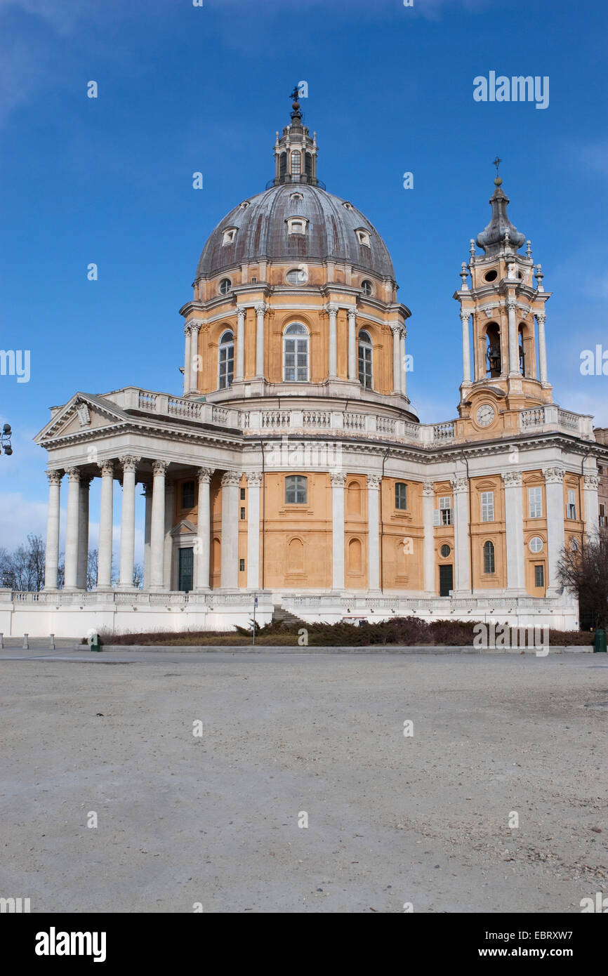 Die Basilika von Superga in Turin, Italien. Die Basilika wurde von Filippo Juvarra für Victor Amadeus II. von Savoyen entwickelt. Stockfoto