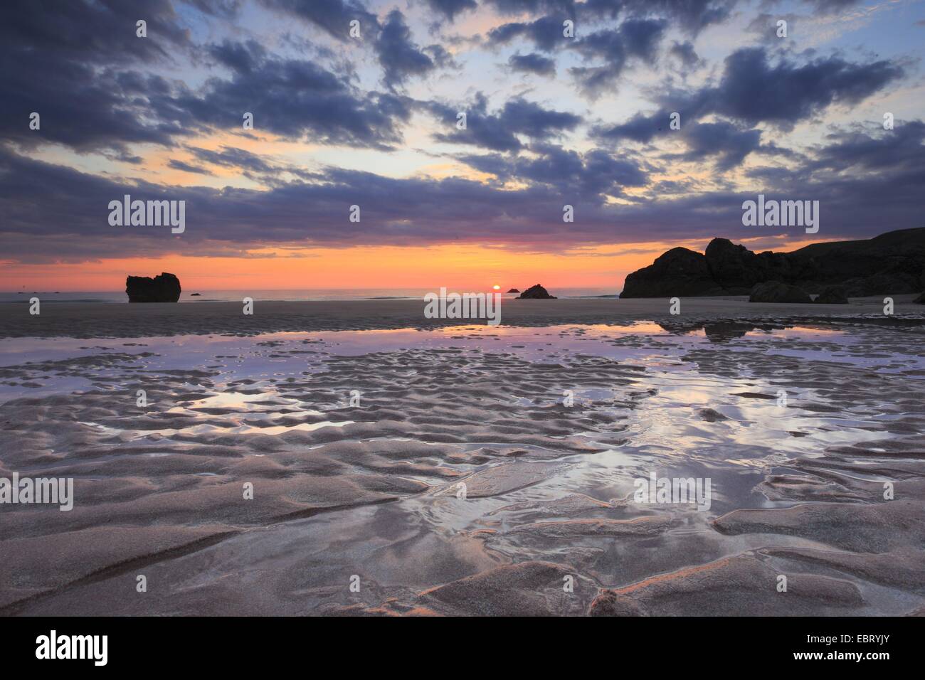 Sandstrand von Sango Bay an der Küste von Schottland bei Sonnenaufgang, Großbritannien, Schottland, Sutherland Stockfoto
