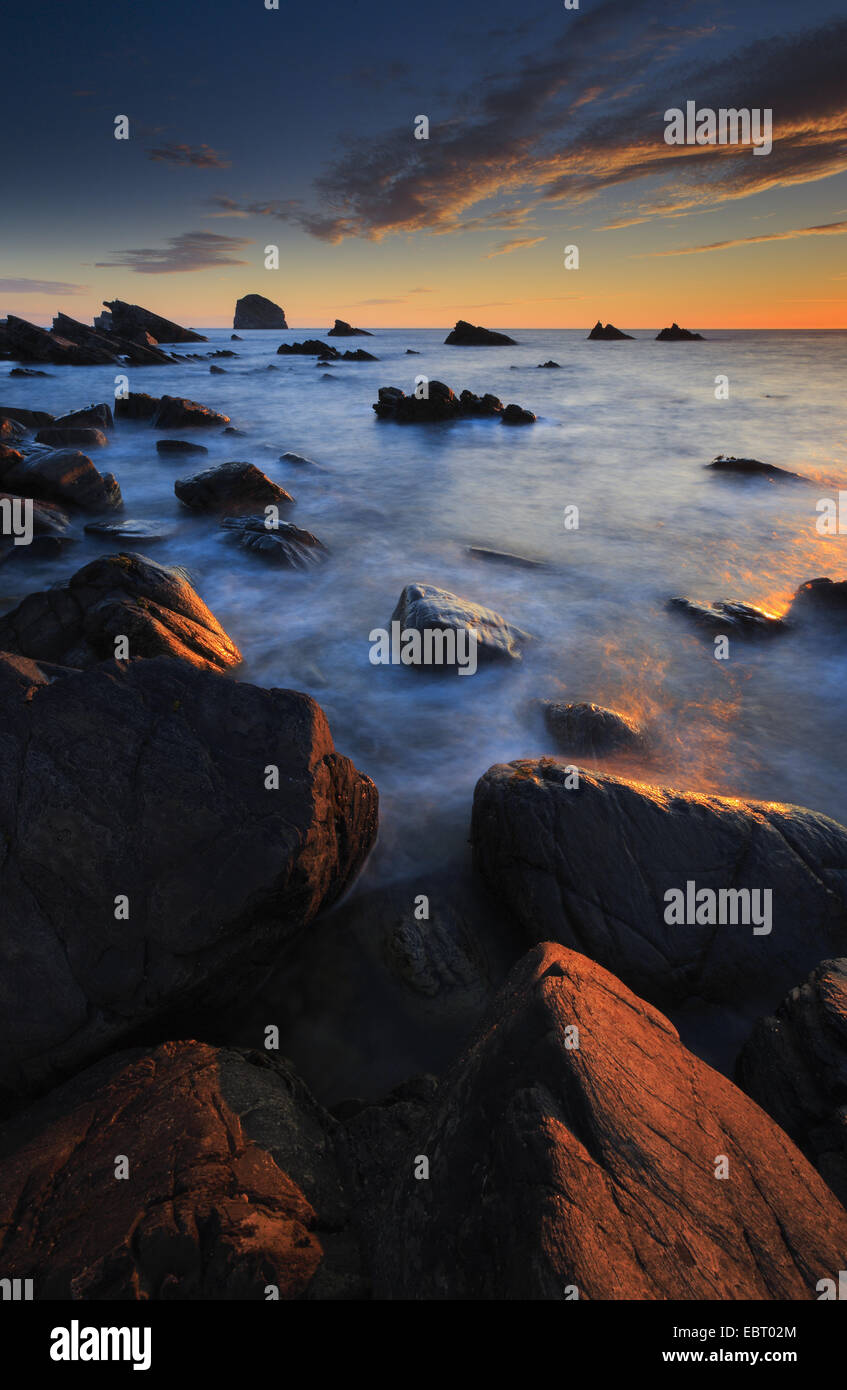 felsige Küste von Balnakeil Bay im frühen Morgenlicht, Großbritannien, Schottland, Sutherland Stockfoto