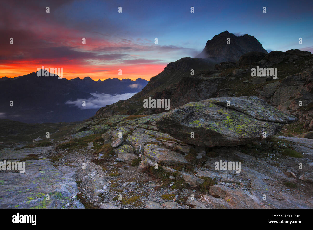 Blick von der Fuorcla Surlej bei Sonnenuntergang, Schweiz, Graubünden, Engadin Stockfoto