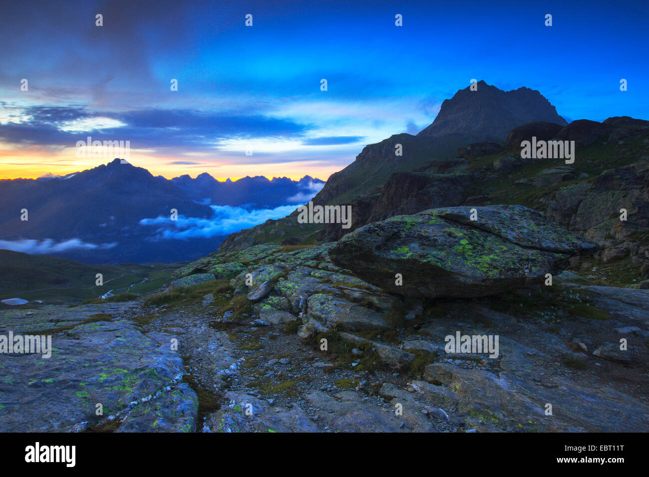 Blick von der Fuorcla Surlej bei Dämmerung, Schweiz, Graubünden, Engadin Stockfoto