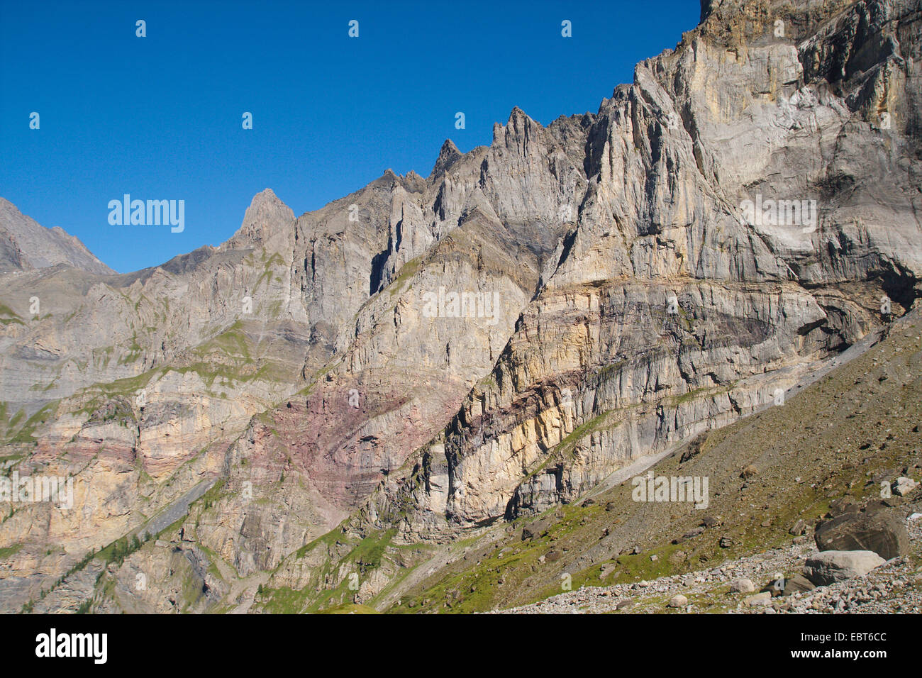 Morcles Faltung bei Petit Muveran, Schweiz Stockfoto
