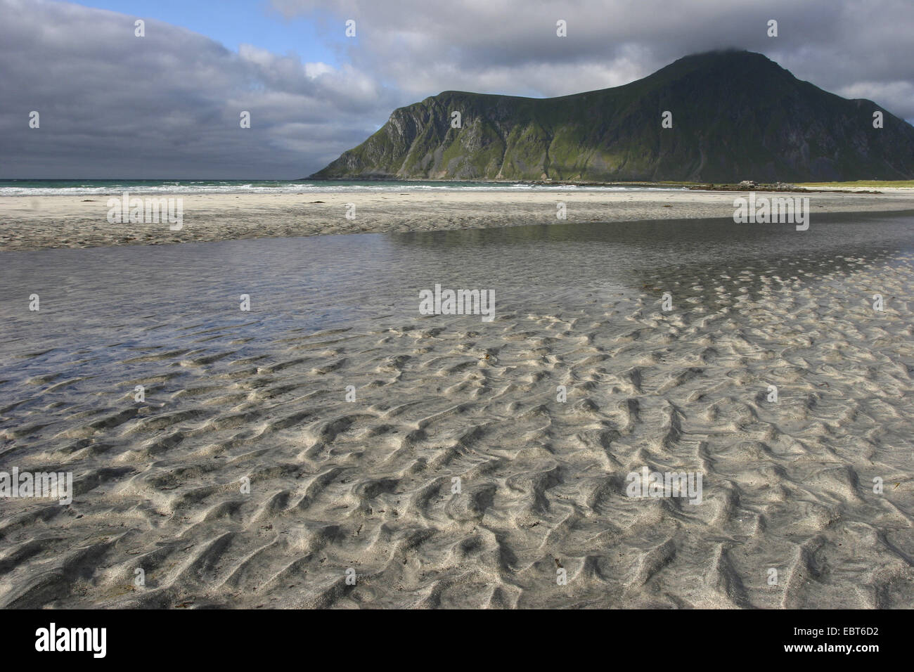 Strand in der Nähe von Vareid, Norwegen, Lofoten-Inseln, Flakstadoya Stockfoto