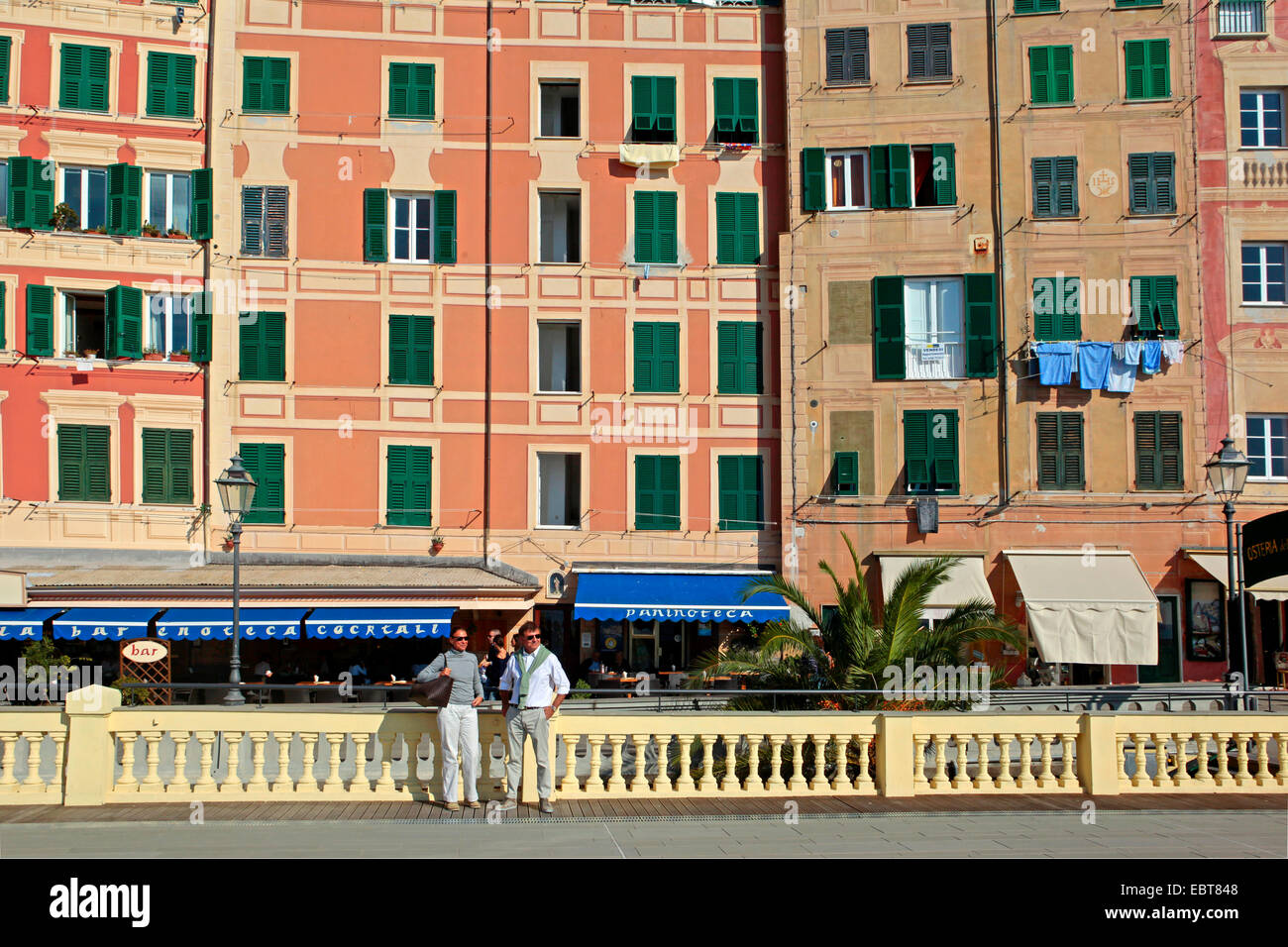 Camogli Resort Dorf Touristen und den typischen bunten Häusern - Genua - Ligurien - Italien Stockfoto