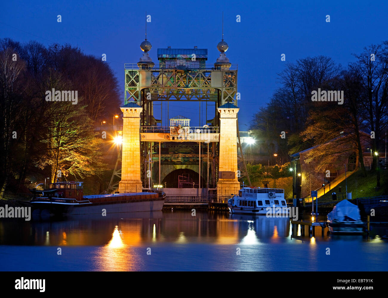 Schiffshebewerk Henrichenburg im Abendlicht, Waltrop, Ruhrgebiet, Nordrhein-Westfalen, Deutschland Stockfoto