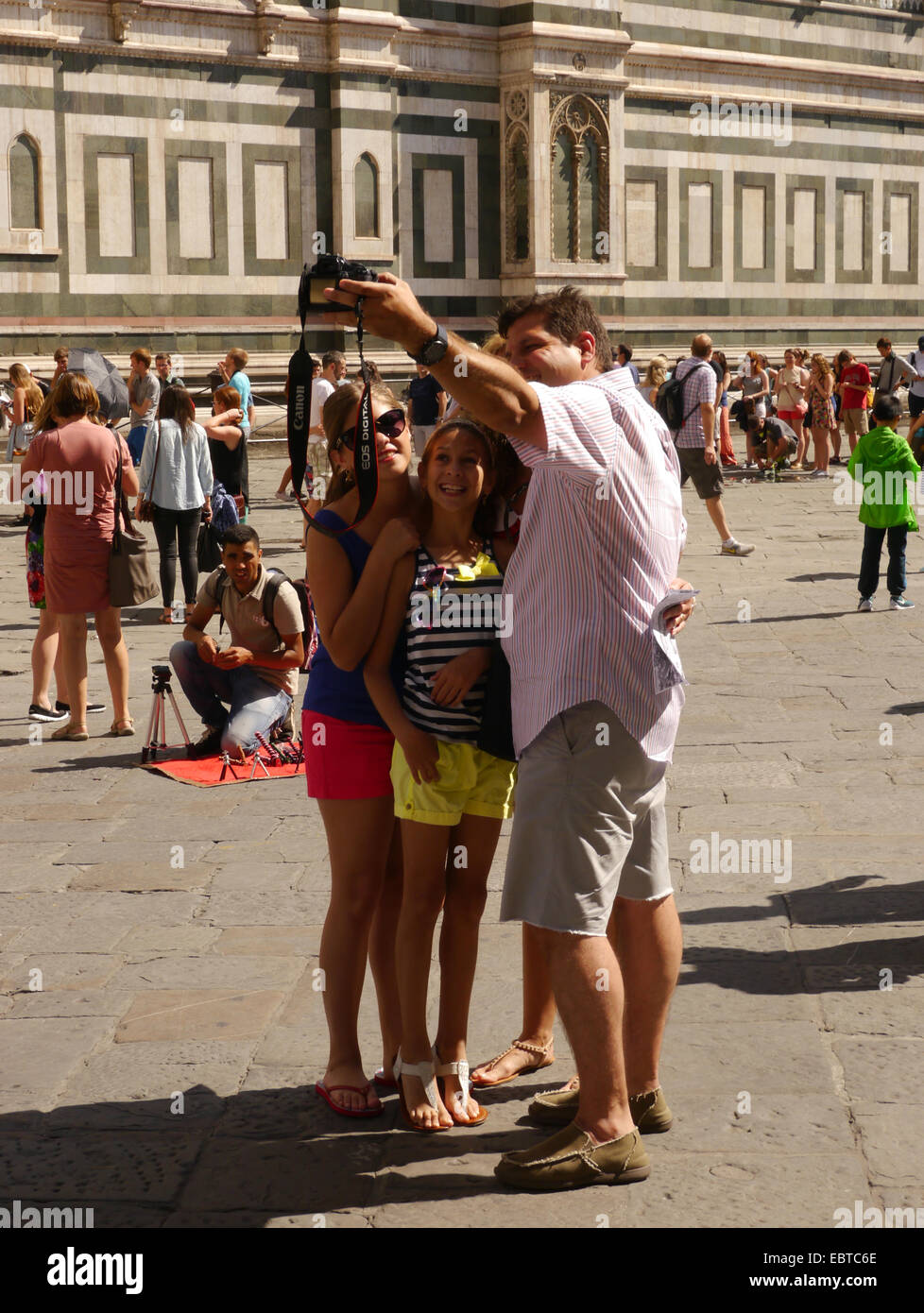 Der Duomo, Florenz, Italien, an einem sonnigen Sommertag mit blauem Himmel Stockfoto