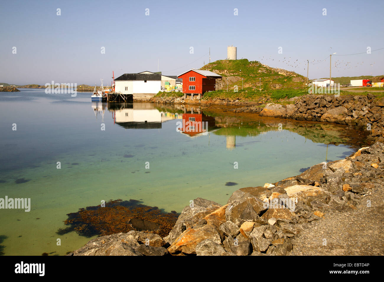 Fischerhütte in Küste Landschaft, Norwegen, Vesteralen, St° Stockfoto