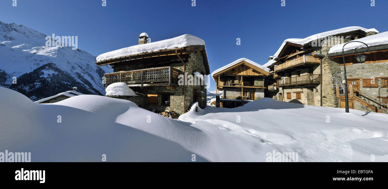Bergdorf Le Miroir im Schnee, Frankreich, Savoyen, Sainte-Foy-Tarentaise Stockfoto