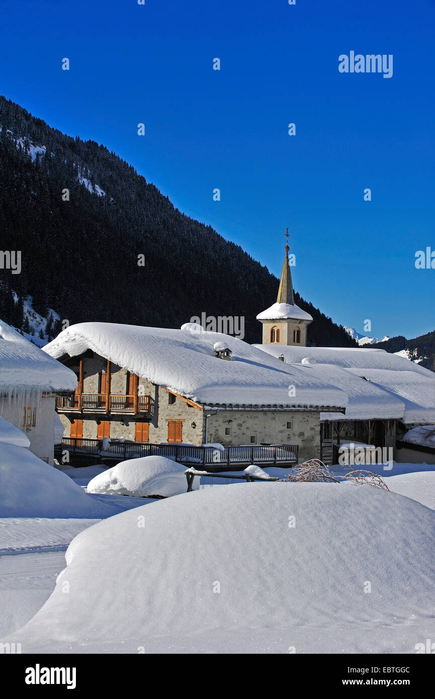 verschneite Dorf, Frankreich, Savoyen, Champagny En Vanoise Stockfoto