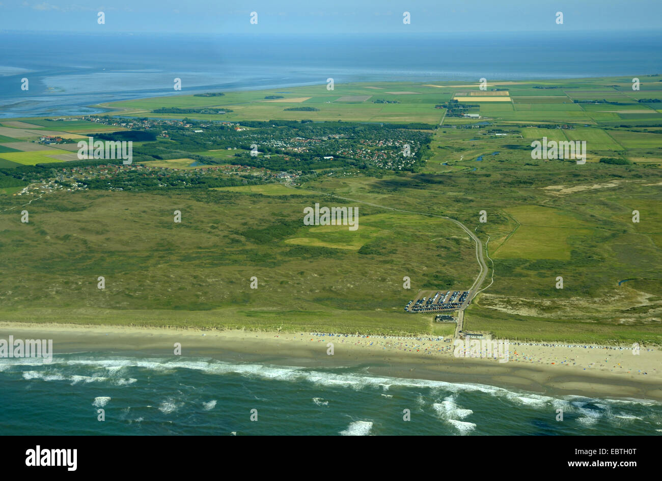 Luftbild mit dem Strand bei Paal 28 mit De Krim und De Cocksdorp in den Hintergrund, Niederlande Luftbild mit dem Strand bei Paal 28 mit De Krim und De Cocksdorp in den Hintergrund, Niederlande