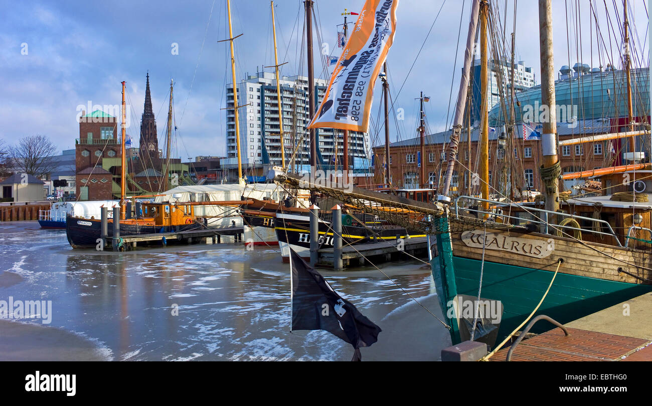 historische Schiffe im neuen Hafen, Deutschland, Bremerhaven Stockfoto