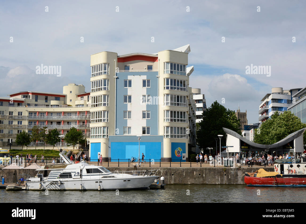 Festgemachten Boote beim Bristol Hafenfest im historischen Hafen. Bristol. Avon. Mit Massen von Menschen Stockfoto