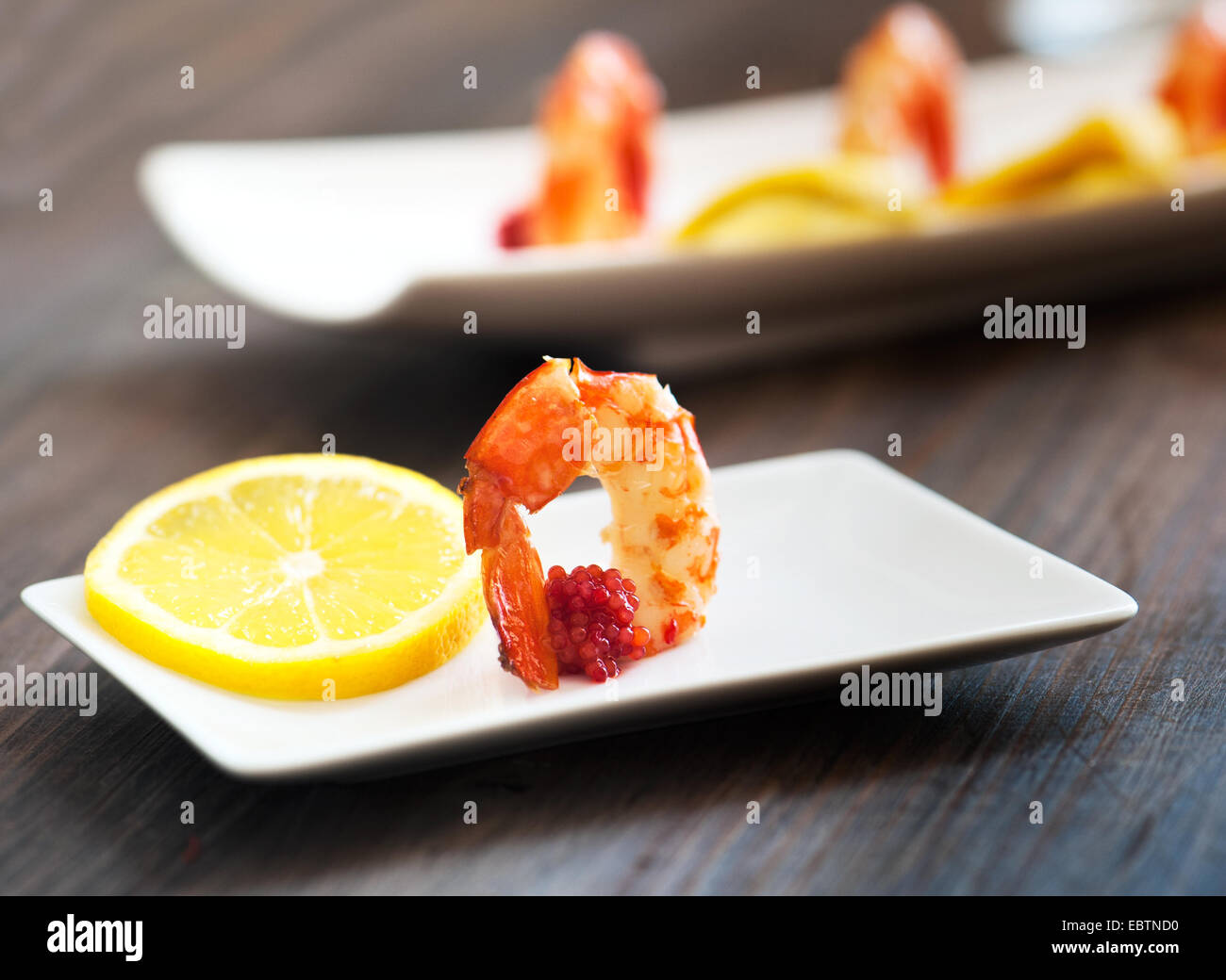 Snack von Garnelen und Kaviar Stockfoto
