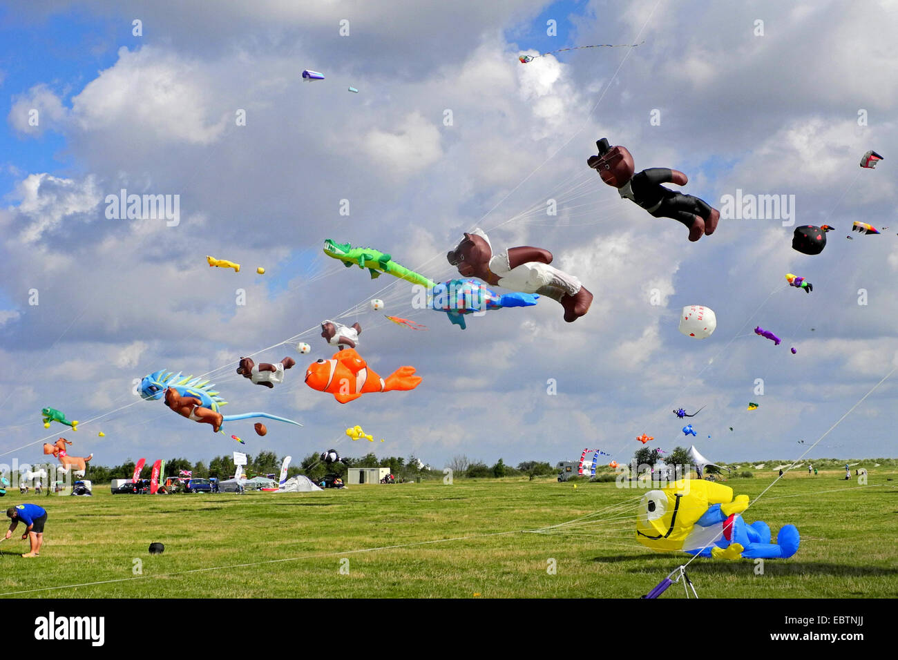 Drachenfest in schillig -Fotos und -Bildmaterial in hoher Auflösung – Alamy