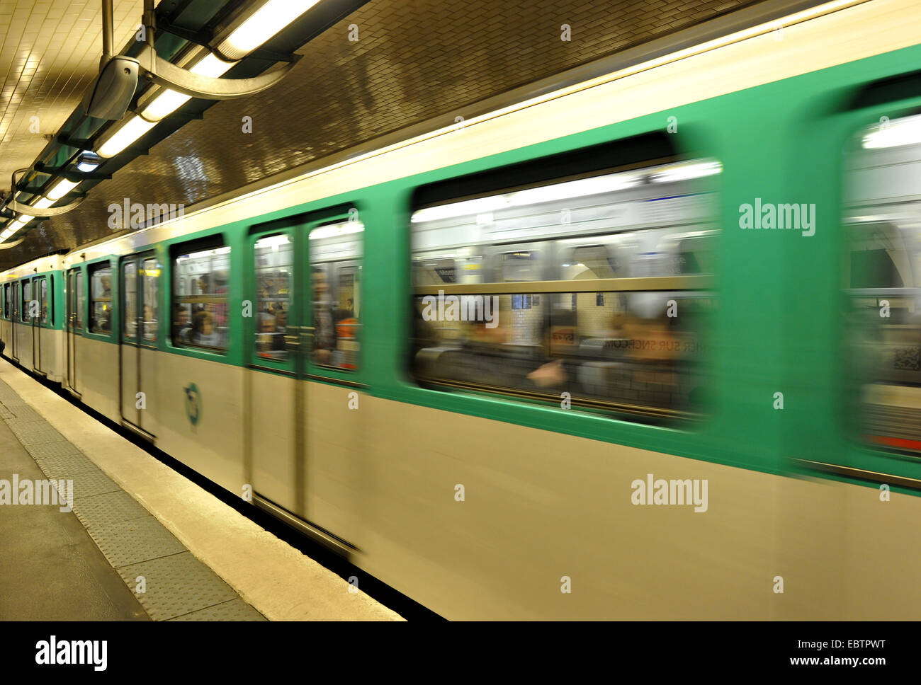 Metro in Paris, Frankreich Stockfoto