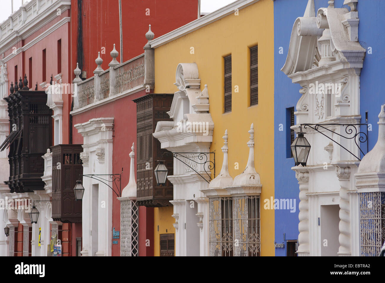bunte Fassaden, Trujillo, Peru, La Libertad geschmückt Stockfoto