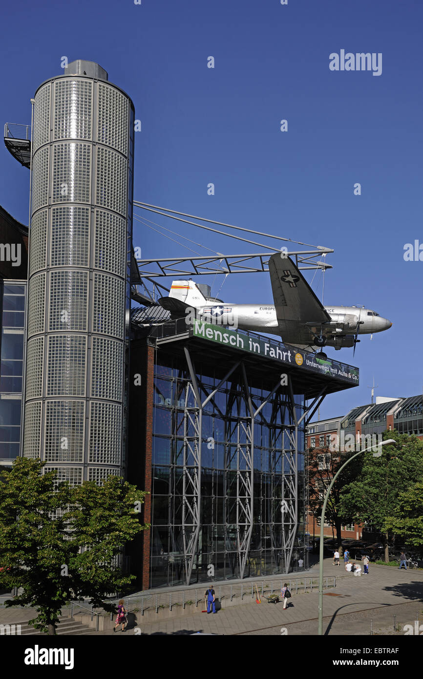 Douglas C-54 Skymaster, Rosinenbomber auf dem Dach des Deutschen Technikmuseums, Deutschland, Schöneberg, Berlin Stockfoto