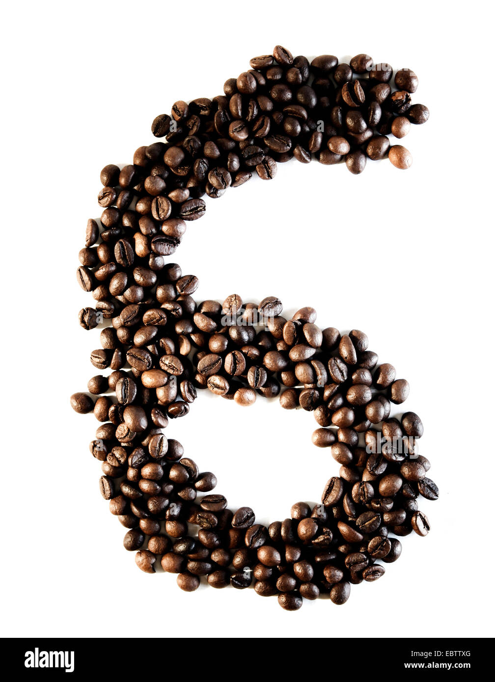 Nummer sechs aus Kaffeebohnen hergestellt Stockfoto