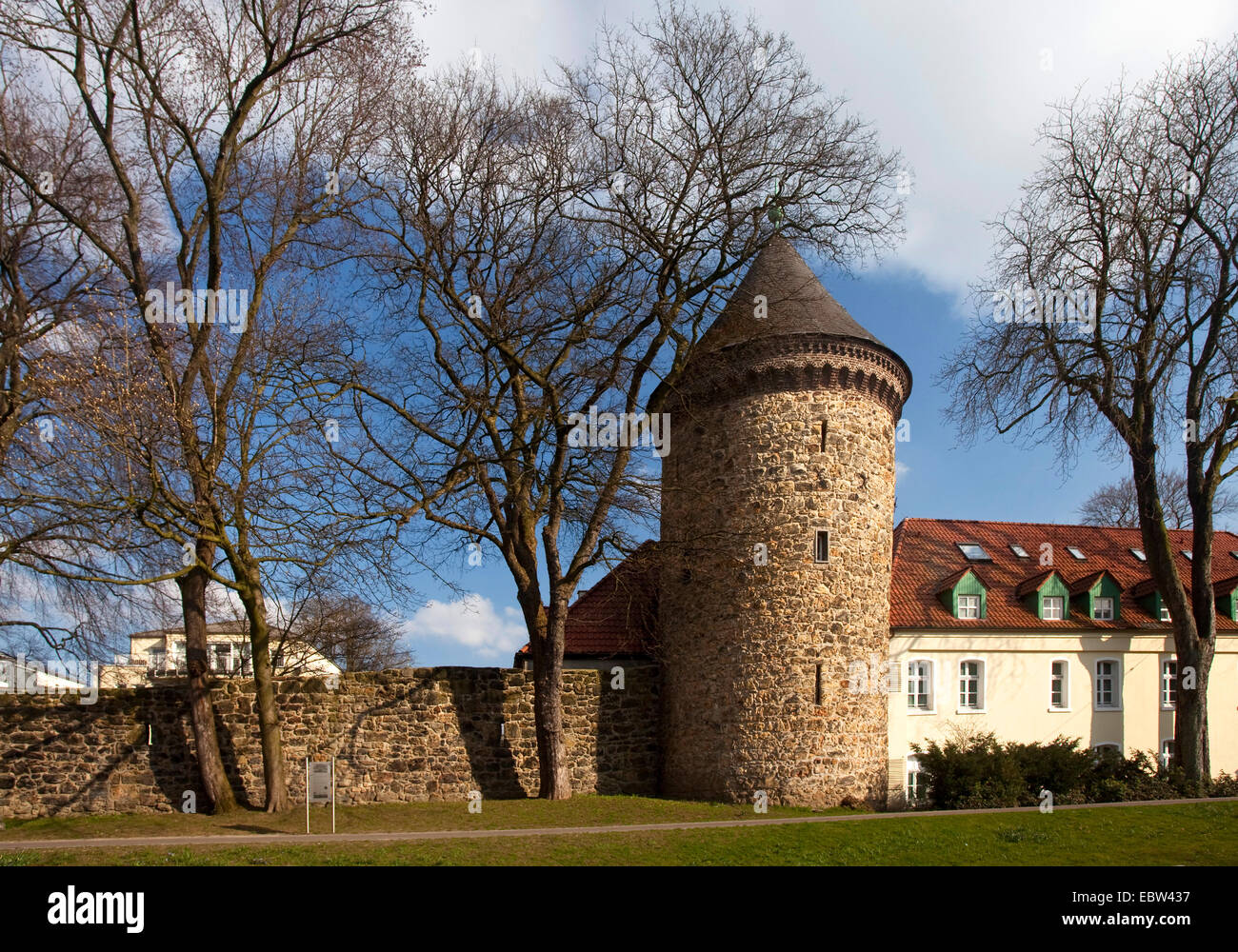 mittelalterliche Stadtmauer und Stephansturm der alten Stadt, Recklinghausen, Ruhrgebiet, Nordrhein-Westfalen, Deutschland Stockfoto