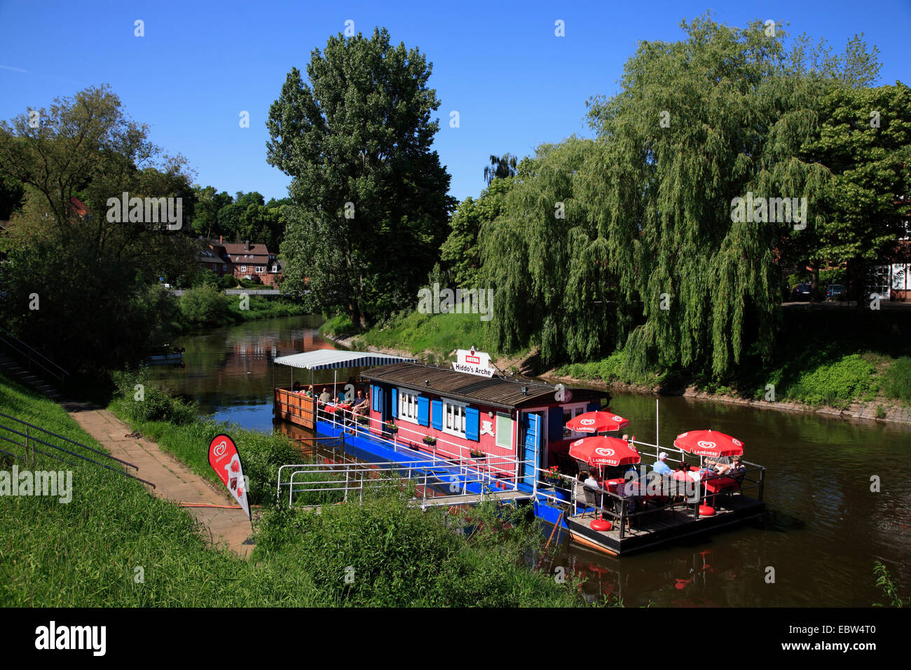 Schwimmbad Restaurant HIDDOS ARCHE am Fluss Sperrwerks, Hitzacker / Elbe, Wendland, Niedersachsen, Deutschland, Europa Stockfoto