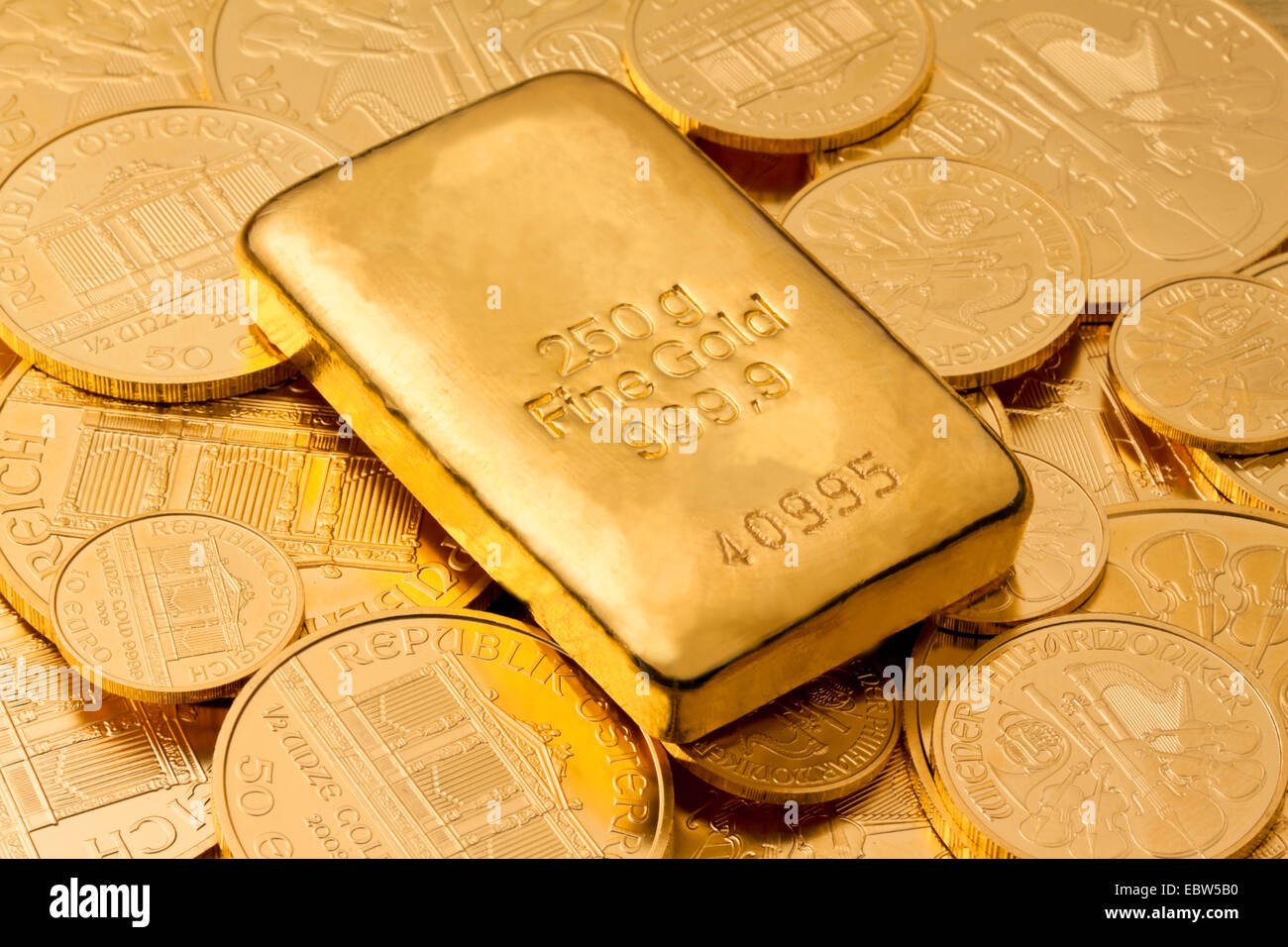 Goldbarren auf gold-Münzen, Österreich Stockfoto