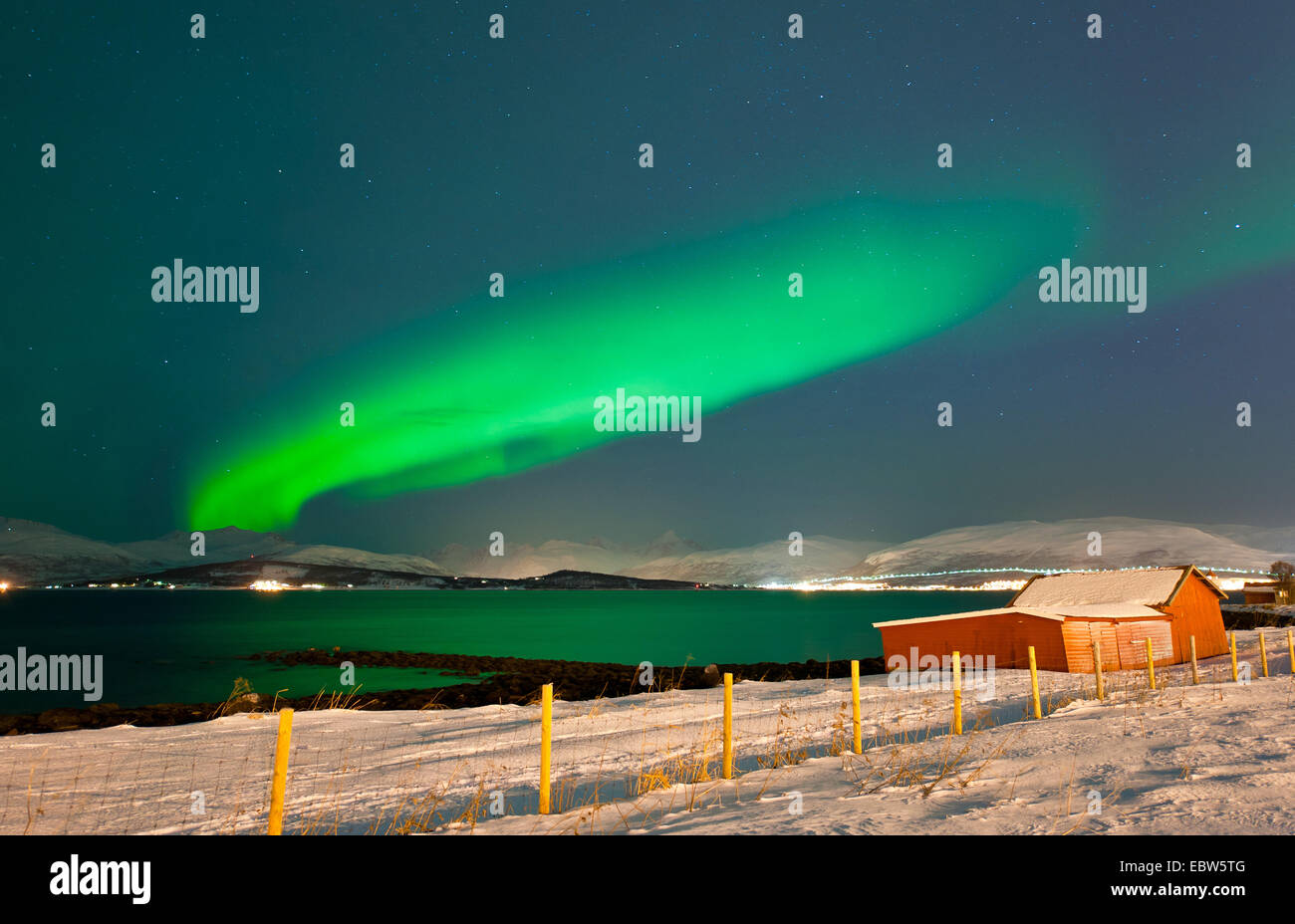 Torchlike Northern Light, Norwegen, Troms, Kval°ya, Troms° Stockfoto