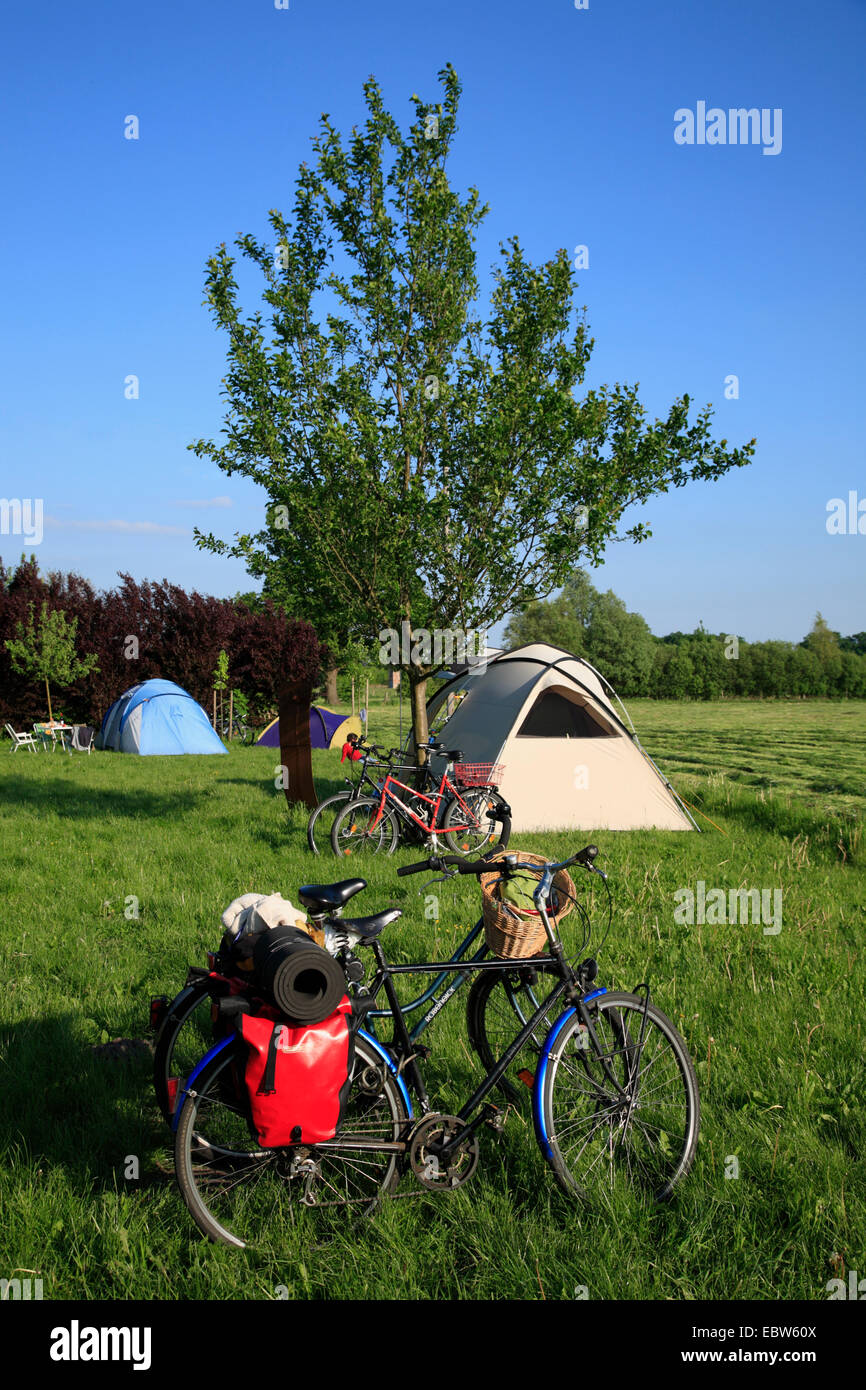 Kulturelle Landpartie, Campingplatz, Dorf Salderatzen, Wendland, Niedersachsen, Deutschland, Europa Stockfoto