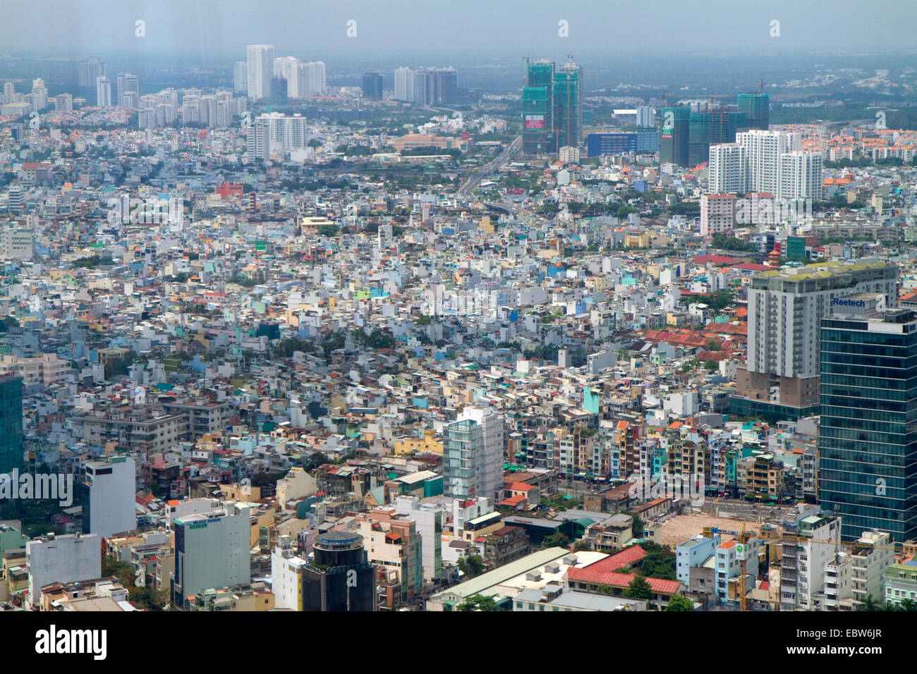 Luftaufnahme von Ho-Chi-Minh-Stadt aus der Bitexco Financial Tower, Vietnam. Stockfoto
