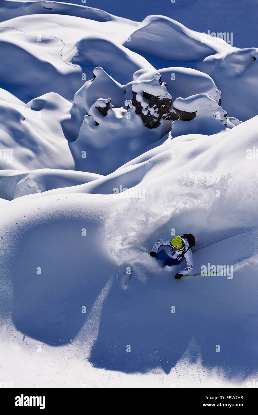 Skifahrer, die Off-Piste Skifahren, Frankreich, Savoyen, Tarentaise, La Plagne Stockfoto
