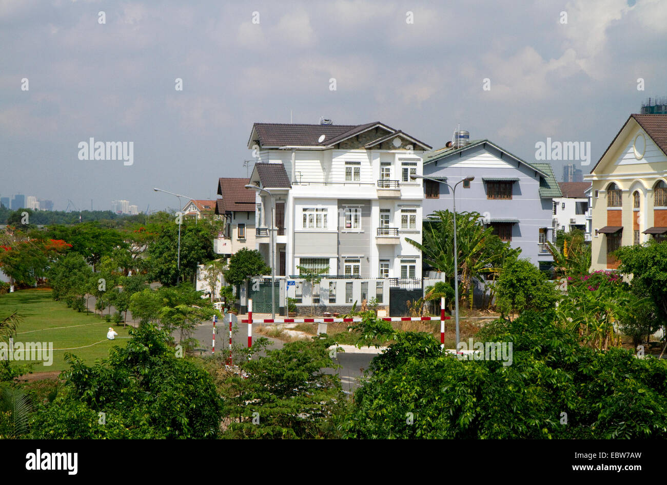 Modernes wohnen in einem Vorort Ho-Chi-Minh-Stadt, Vietnam. Stockfoto