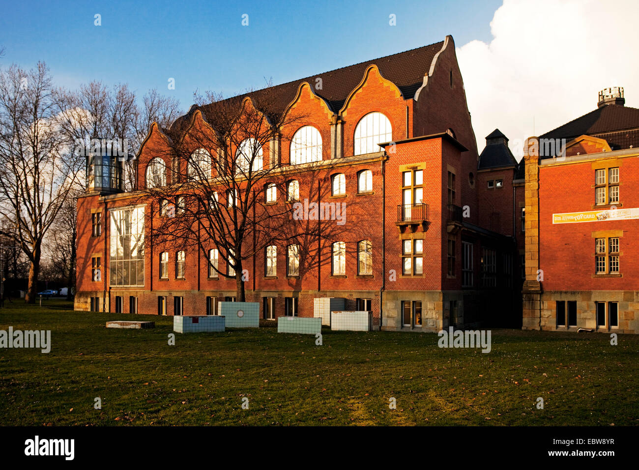 Jugendstil-Fassade des deutschen Inland Waterways Museum, Deutschland, Nordrhein-Westfalen, Ruhrgebiet, Duisburg Stockfoto