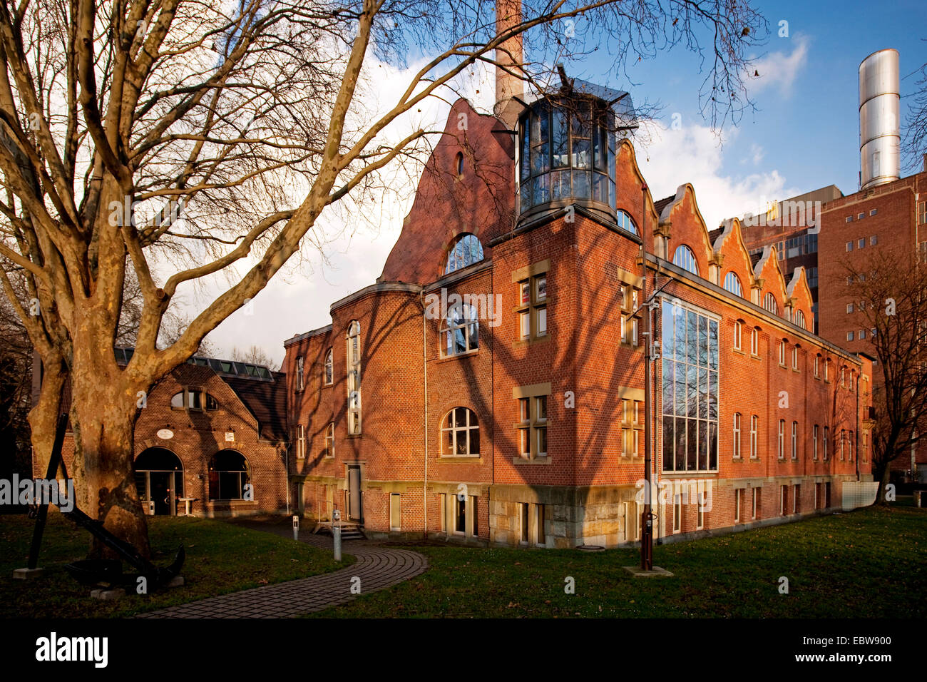 Jugendstil-Fassade des deutschen Inland Waterways Museum, Deutschland, Nordrhein-Westfalen, Ruhrgebiet, Duisburg Stockfoto