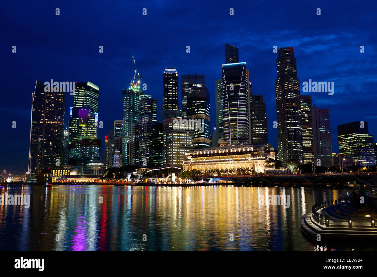 Skyline von Singapur bei Nacht, Singapur, Singapur Stockfoto